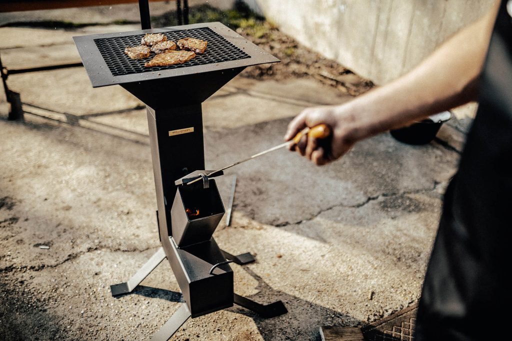 Mi az a rakéta kályha, és miért jobb, mint egy hagyományos grill? grillmonkey 82